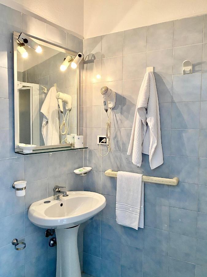 Il Romito Otel Quercianella Dış mekan fotoğraf